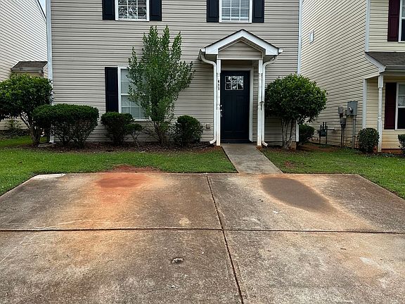 2nd image of 411 Kara Ln