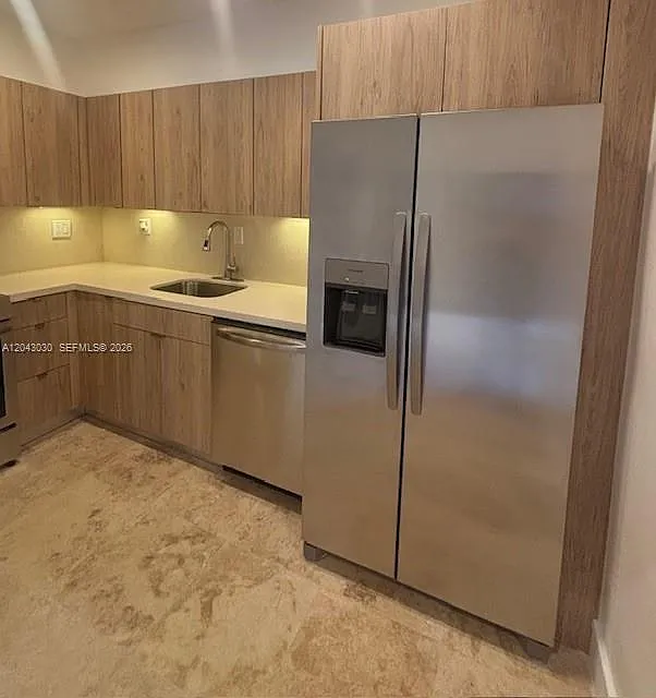 Coconut Grove Apt Condo — Photo 2