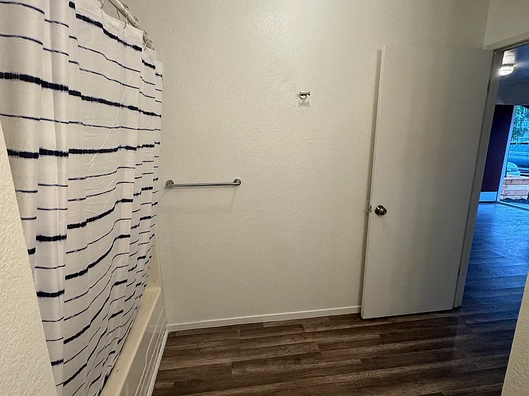 140 Short St #1 — Photo 17