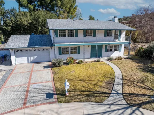 26206 Whispering Leaves Dr, Santa Clarita, CA 91321