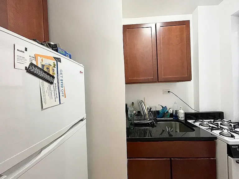 121 E 31st St #1F — Photo 4