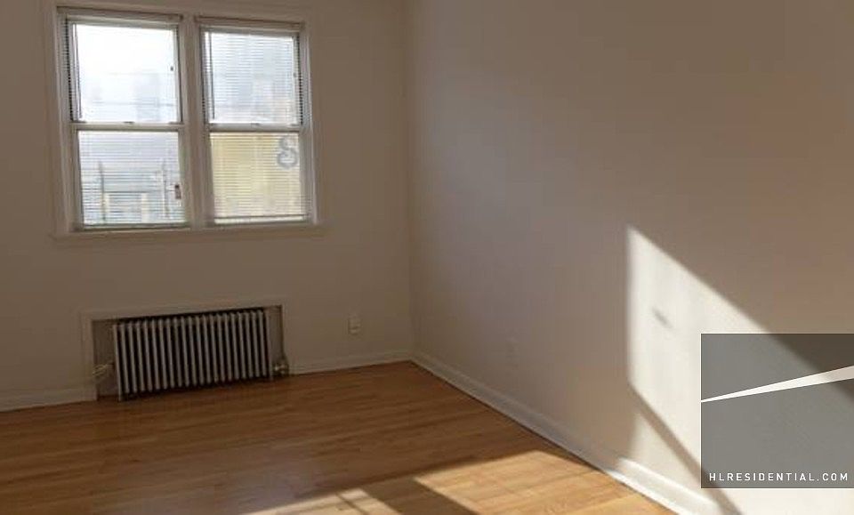 2nd image of 653 Woodward Ave