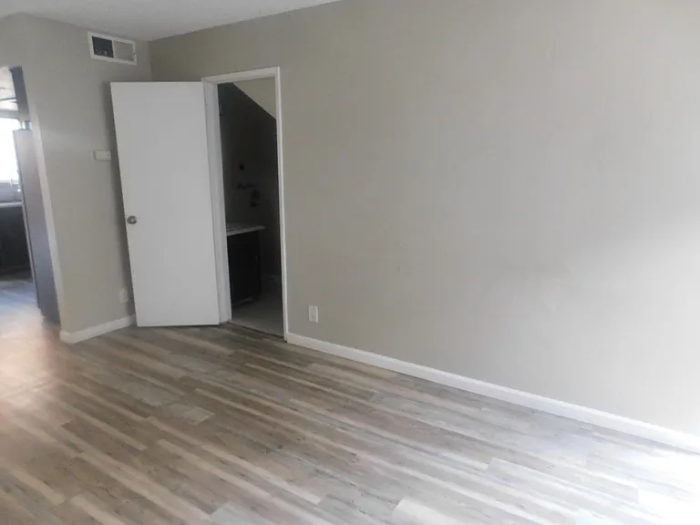 513 E Ridgecrest Blvd — Photo 21