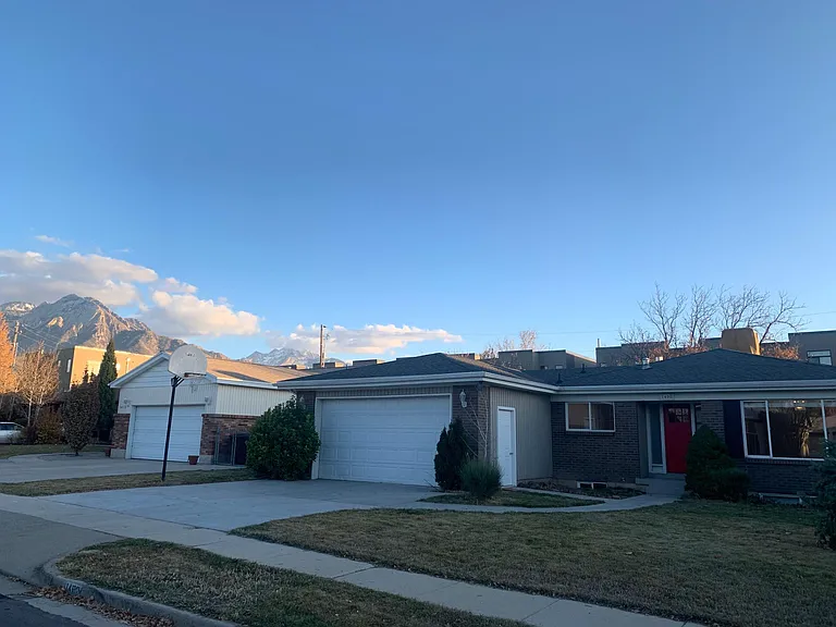 1408 E Linda Rosa Ave — Photo 2