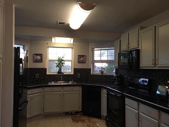 Newly remodeled kitchen.