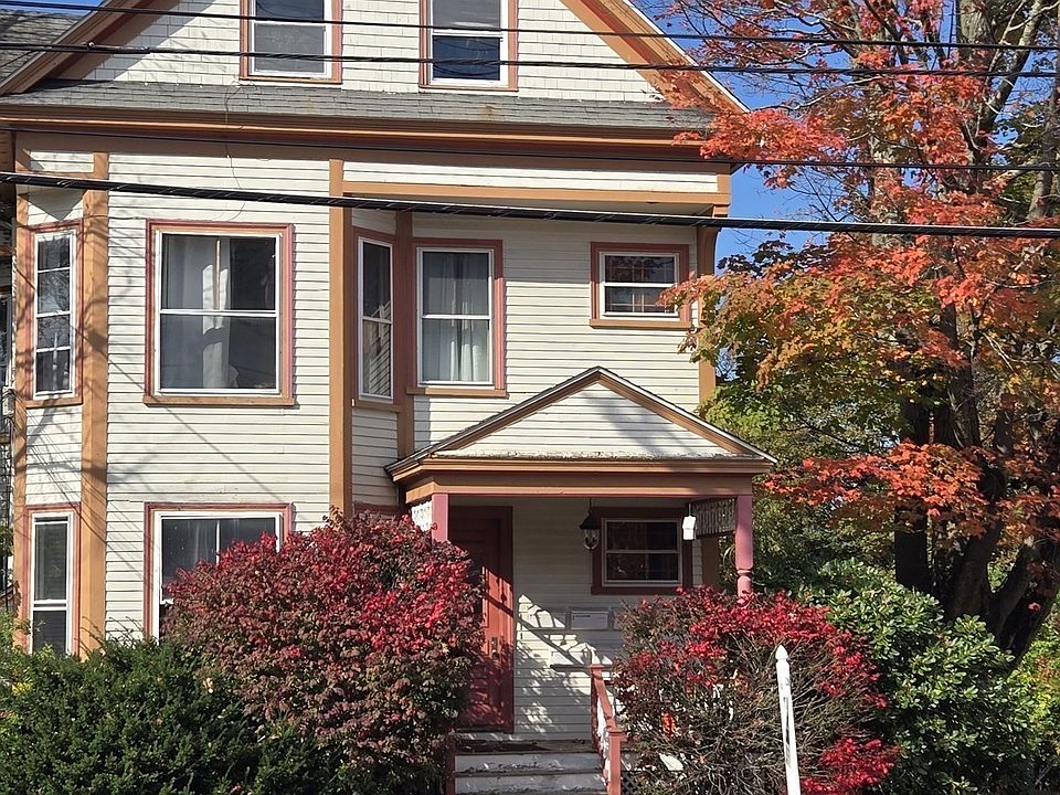 1st image of 552 Main St Unit 3