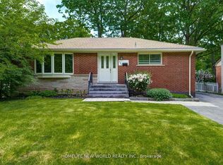 2244 Mount Forest Dr E, Burlington, ON L7P 1J1