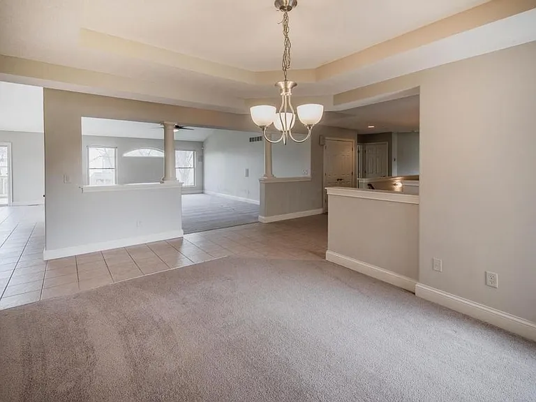 2323 Charoe St — Photo 35