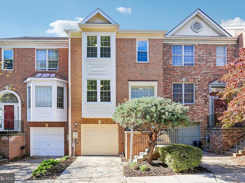1st image of 4 Carriage Walk Ct