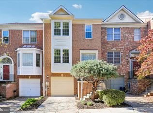 4 Carriage Walk Ct, Gaithersburg, MD 20879