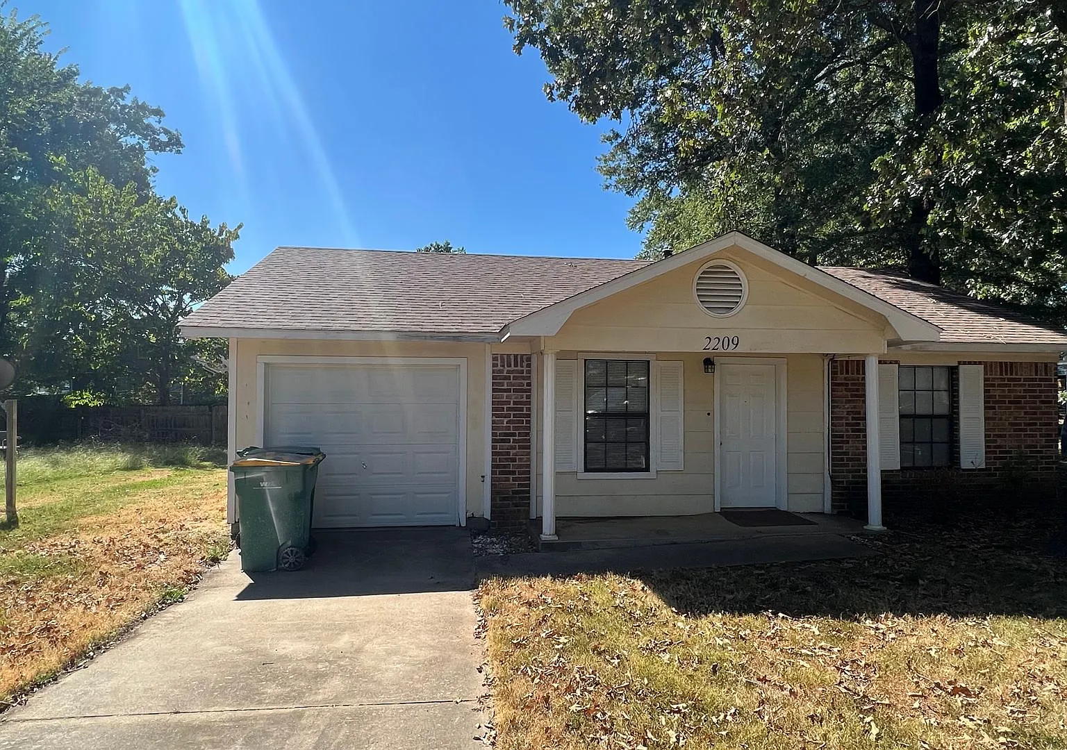 2209 S. Hartford Cove — Photo 1
