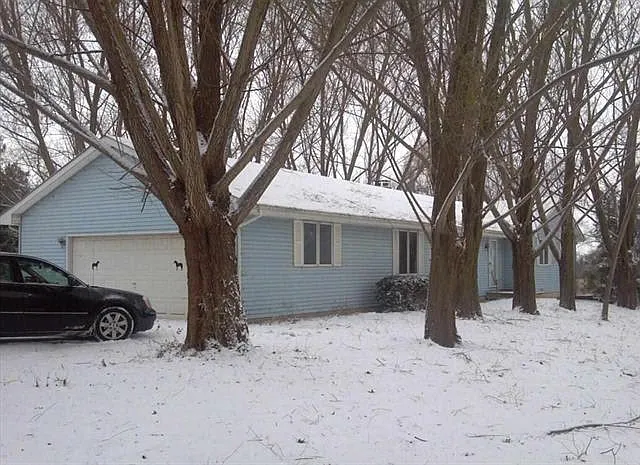 13732 Pleasant Valley Rd photo 1
