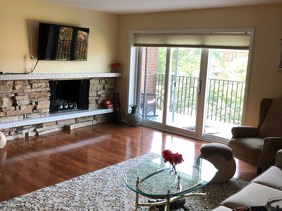 1st image of 4221 Saratoga Ave APT 215A