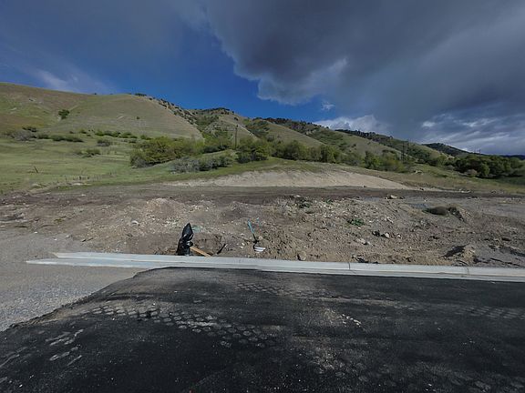 4th image of 578 N Shoreline Dr