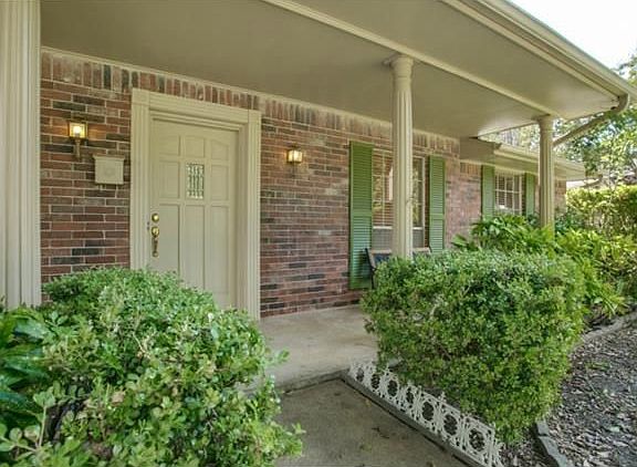 3rd image of 722 Forest Ln