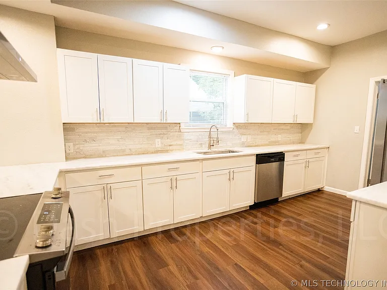 821 S Quaker Ave — Photo 18