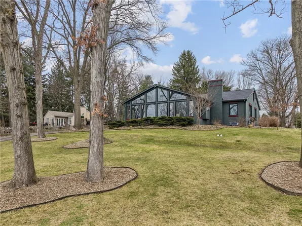 502 Westview Dr, Beaver, PA 15009