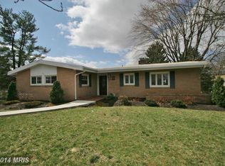 11000 Pin Oak Ter, Hagerstown, MD 21740