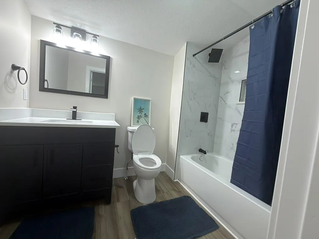 4 bed, 2.5 bath, 1942 sqft, $1,048 — Photo 2