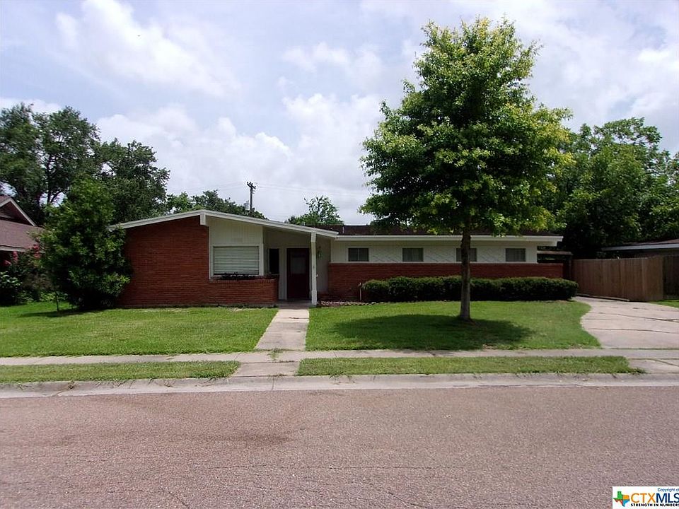 1st image of 1905 College Dr