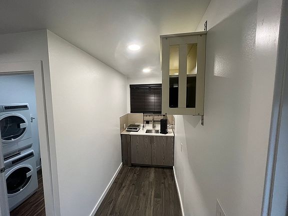 3rd image of 220 Belmark Ave