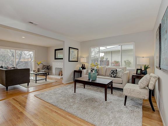 3rd image of 2711 Custer Dr