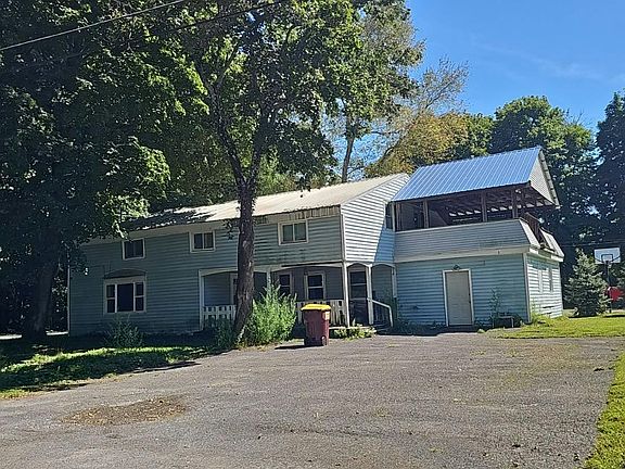 2nd image of 11 Tanglewood Ln