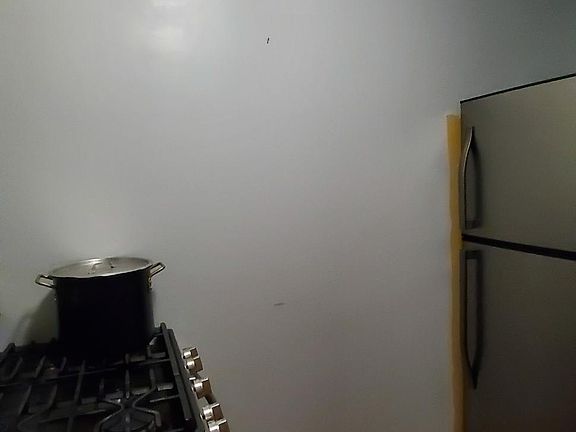 5th image of 716 Garden St