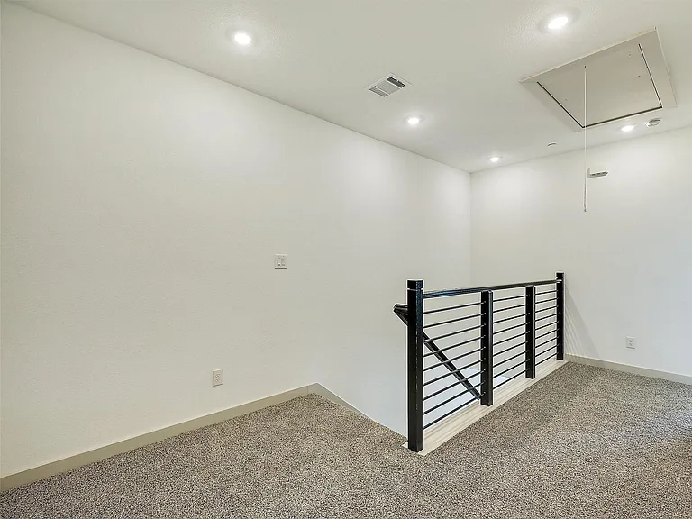 563 Eiseley Dr — Photo 23