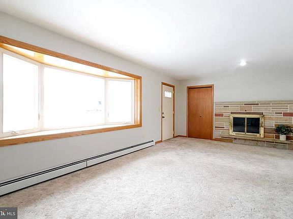 4th image of 243 Kathy St