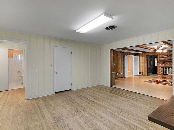 5th image of 567 Westmoreland Pl
