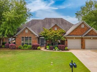 4425 Tree House Dr, Conway, AR 72034