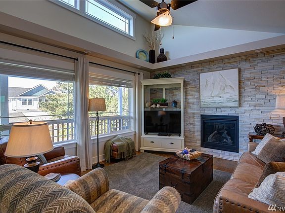 4th image of 1350 Storm King Way