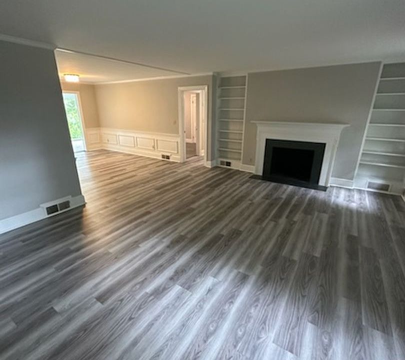 1st image of 2670 Grosvenor Pl #B