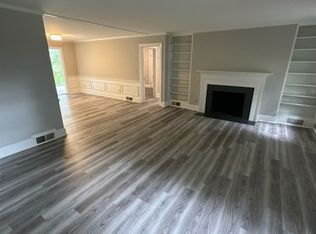 2670 Grosvenor Pl #B, Winston Salem, NC 27106