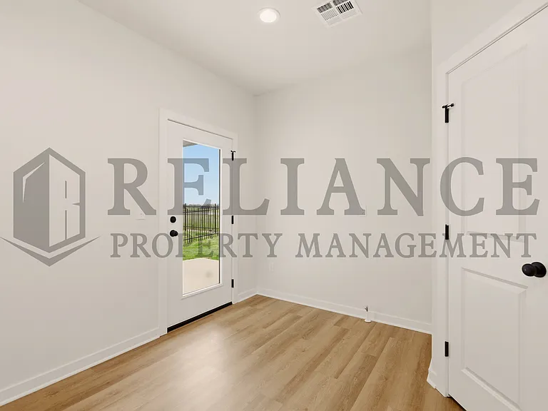 150 N Gowen St — Photo 22