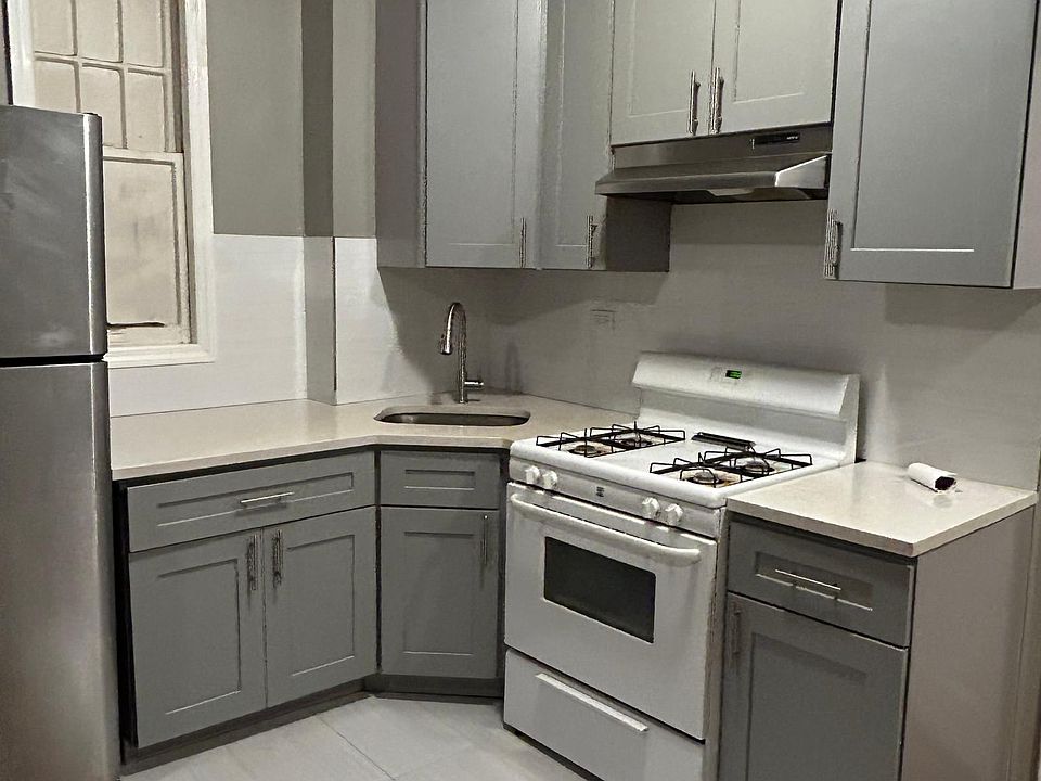 2nd image of 2223 Manning St Floor 2