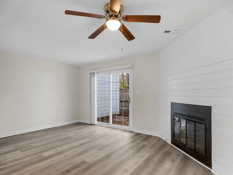 4918 Pompano Ct — Photo 11