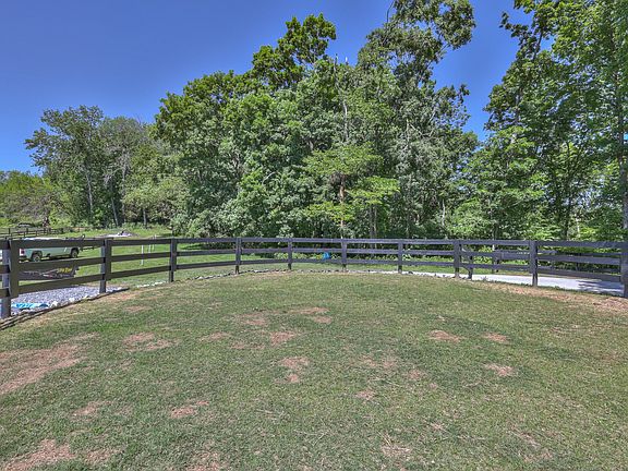 74th image of 157 Giles Ln