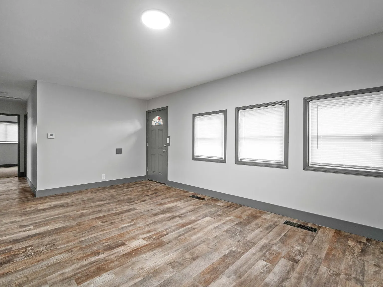 3 bed, 960 sqft, $1,450 — Photo 4