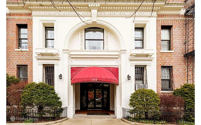 Sold by Douglas Elliman | media 25