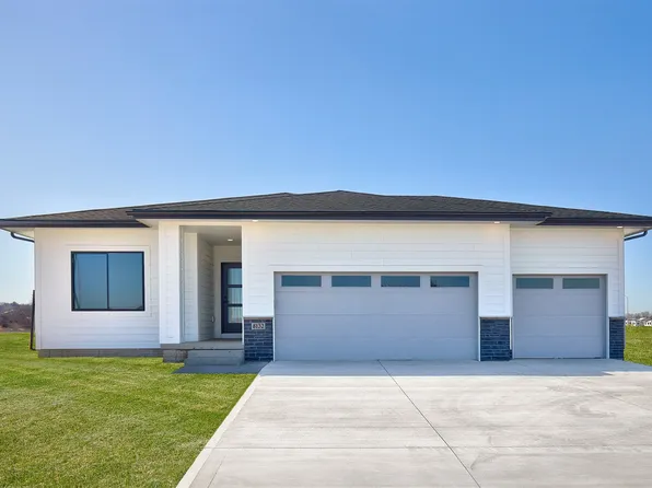 8132 Buckley St, Johnston, IA 50131