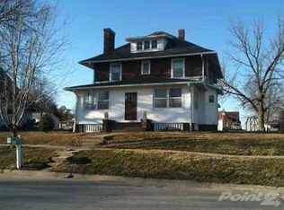 132 W Oak St, North English, IA 52316