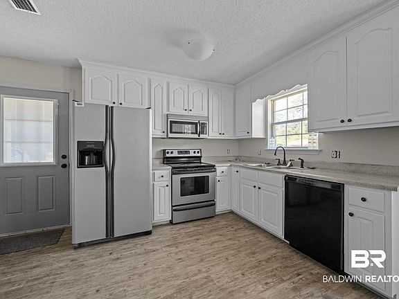 2nd image of 282 W 16th St