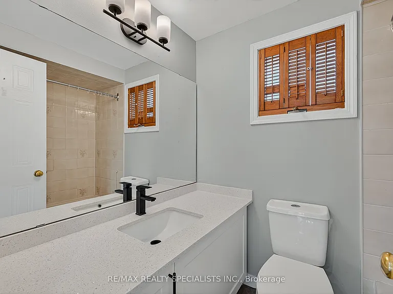 19 Longyear Dr — Photo 32