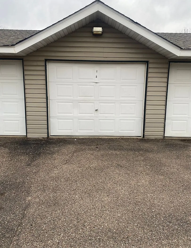 Updated 3br/2ba Townhome in Shakopee! — Photo 2
