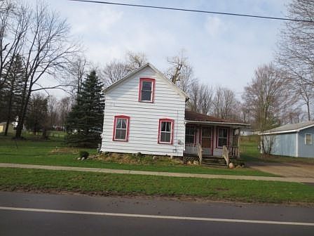 1st image of 215 Murphy St
