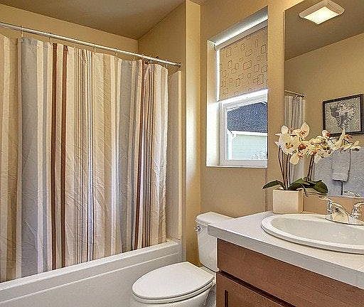 2nd full bath room