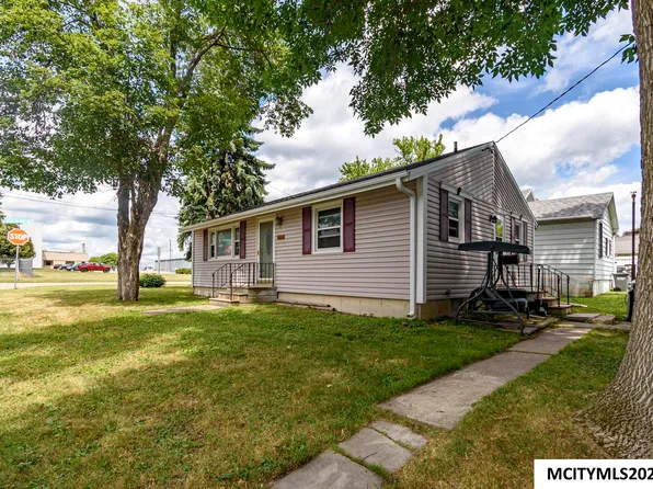 1105 N Tyler Ave, Mason City, IA 50401