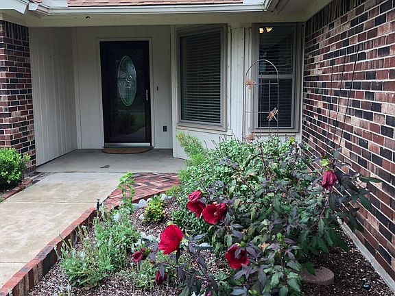 Drive up appeal! This was a Spring photo!